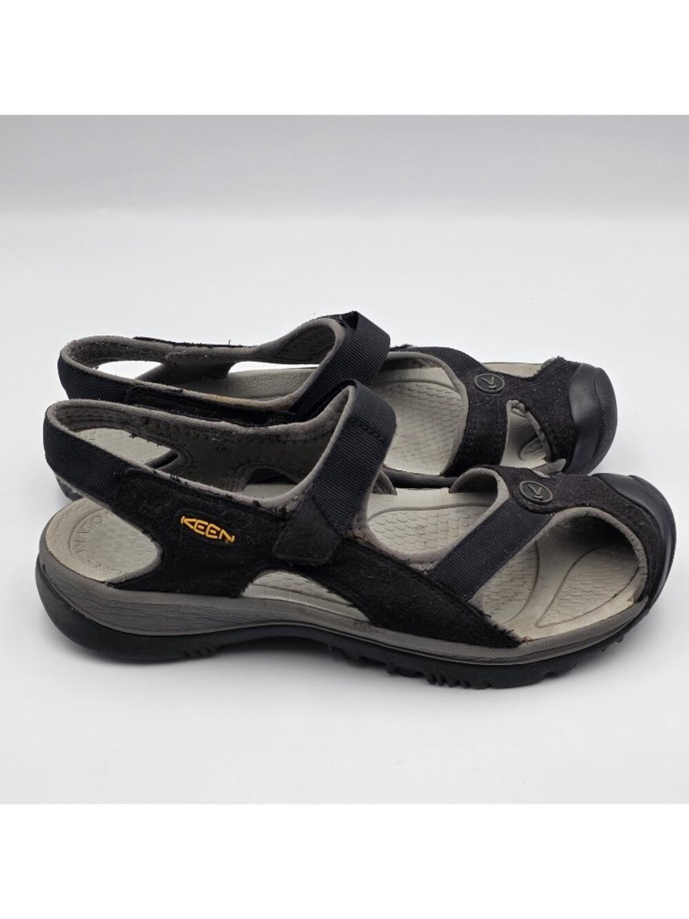 KEEN Sandals Womens 8 Black Suede Sport Hiking Adjustable Strap Comfort Shoes